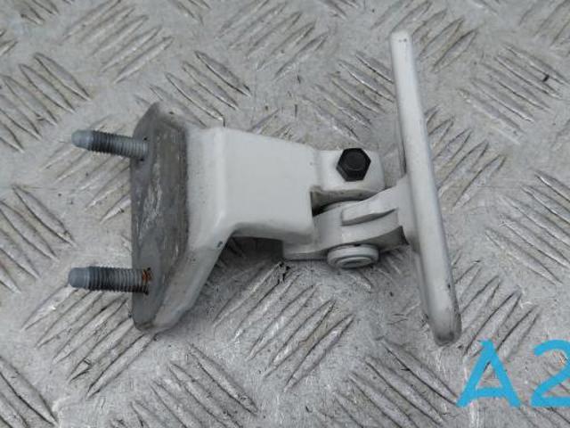 Петля заднтої двері, лівої A2057300137 MERCEDES