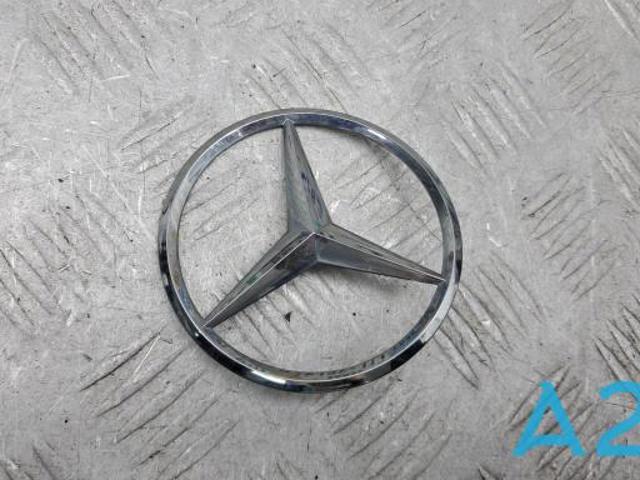 Емблема кришки багажника, фірмовий значок A2058174500 MERCEDES