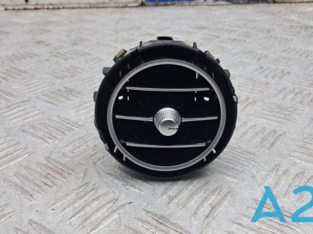 Решітка повітропровода ліва A2058303900 MERCEDES