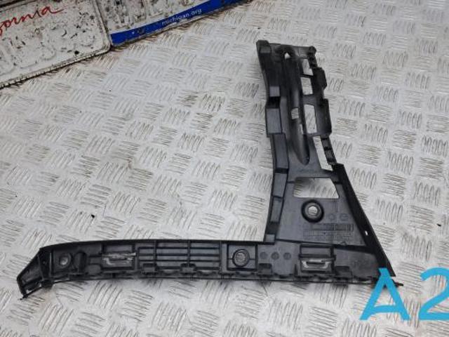 Напрямна заднього бампера, ліва A2058801702 MERCEDES