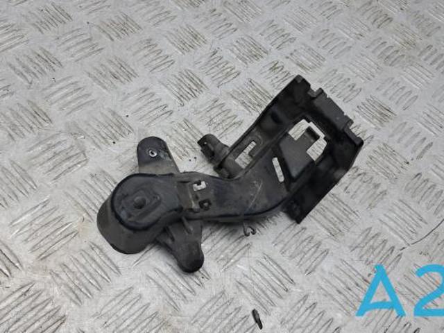 Лівий кронштейн кріплення бампера заднього A2058850314 MERCEDES