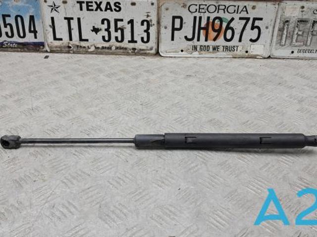 Амортизатор капота правий A2139800264 MERCEDES