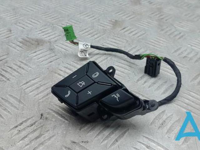 Блок кнопкових перемикачів кермового колеса A2185400262 MERCEDES