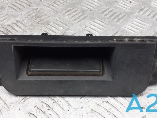 Кнопка приводу замка 3/5 дверей (ляди) / кришки багажника A2218702410 MERCEDES