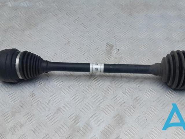 Привід лівий A2423301600 MERCEDES