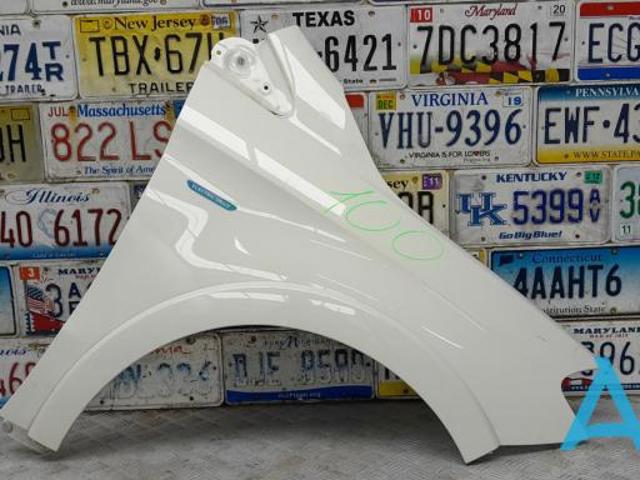 Переднє праве крило A2428800218 MERCEDES