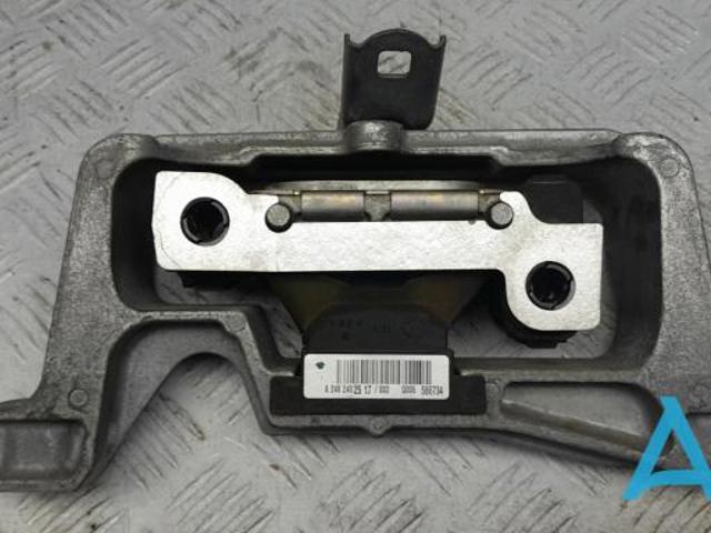 Права опора двигуна A2462401717 MERCEDES