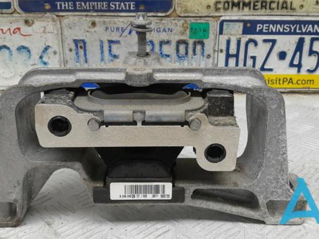 Права опора двигуна A2462402617 MERCEDES