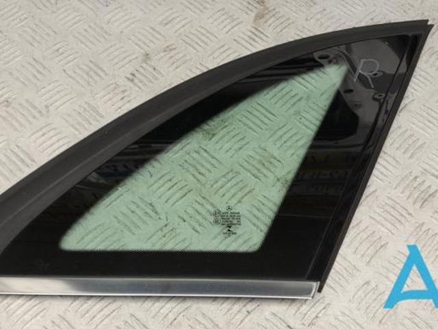 Скло багажного відсіку, праве A2466708200 MERCEDES