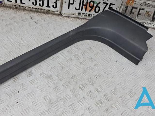 Обшивка порогів кузова внутрішня, права A24668056029H68 MERCEDES