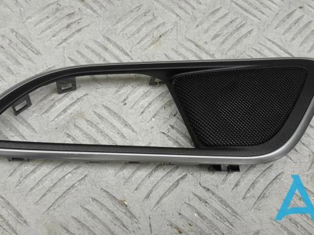 Облицювання внутрішньої ручки дверей, задньої, лівої A2467300348 MERCEDES