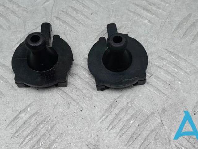 Подушка радіатора охолодження, нижня A2515040114 MERCEDES