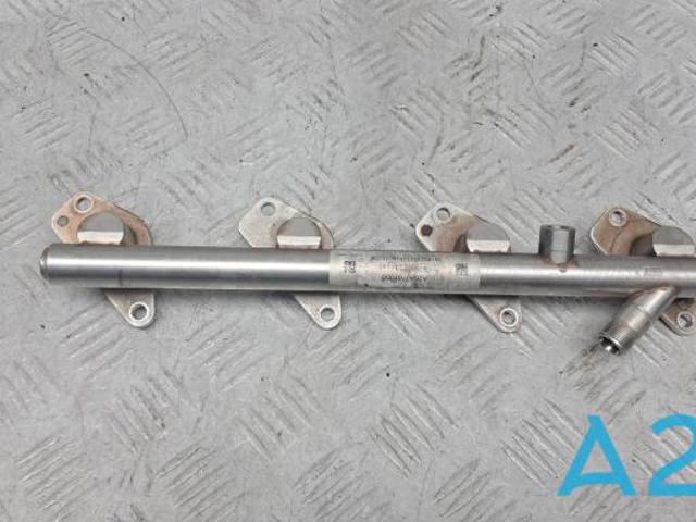Рампа форсунок системи упорскування палива A2640701900 MERCEDES