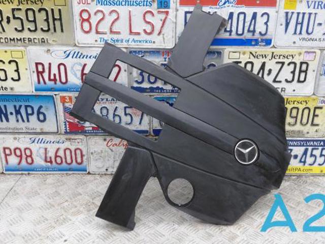 Кришка двигуна декоративна A2760108904 MERCEDES