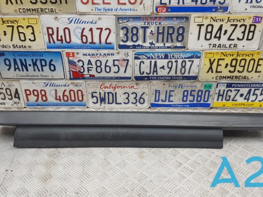Накладка зовнішня (молдинг) порога, передня права AM5Z5810176C FORD