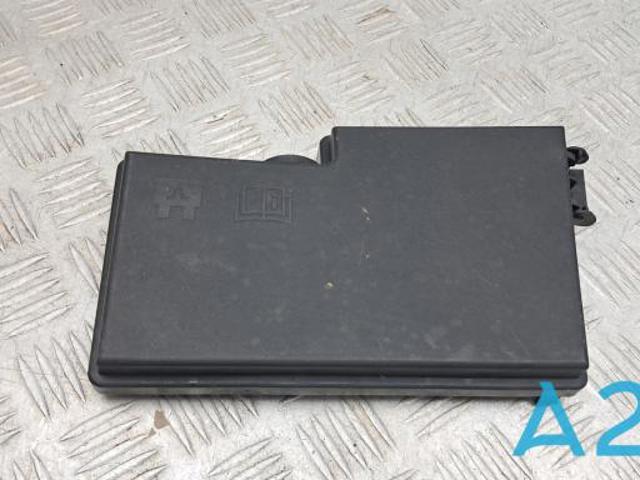 Коробка запобіжників AV6Z14A003AA FORD