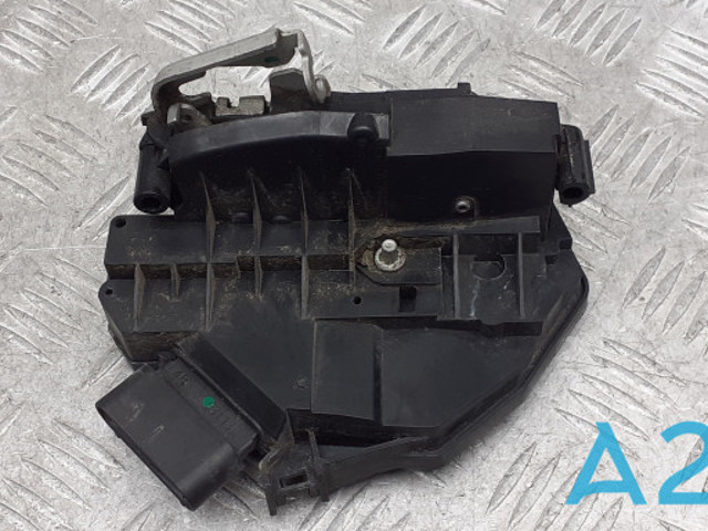 Замок передніх пасажирських дверей BE8Z5421812B FORD