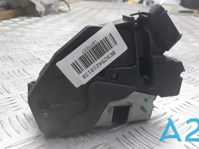 Замок дверей водія BE8Z5421813B FORD