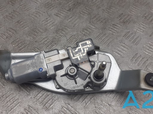 Двигун склоочисника заднього скла BJT667450 MAZDA