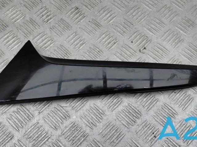 Накладка на кришку багажника DGH9519C0 MAZDA