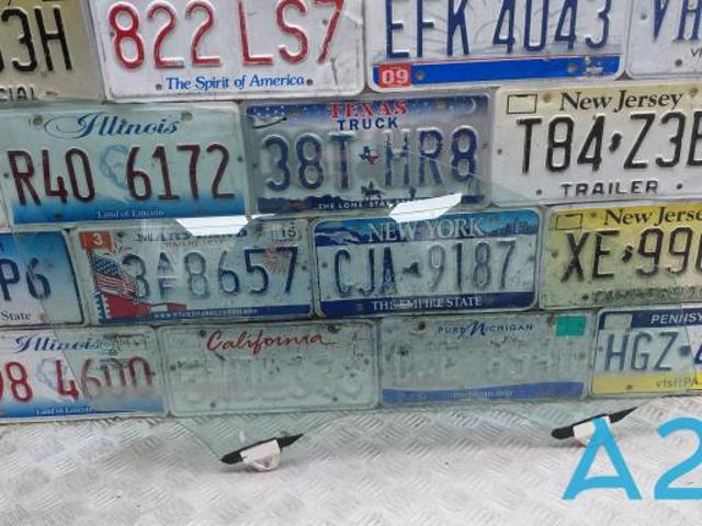 Скло передньої правої двері DGH958510 MAZDA