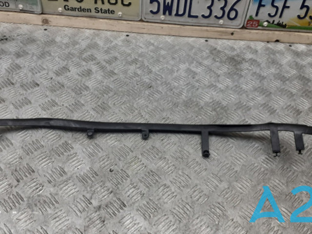 Ущільнювач дверей задніх, правих (на двері) DS7Z5425324B FORD