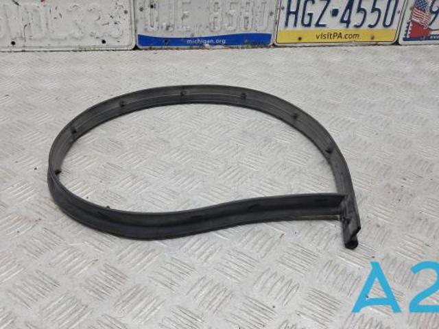 Ущільнювач капота EJ7Z16B990A FORD