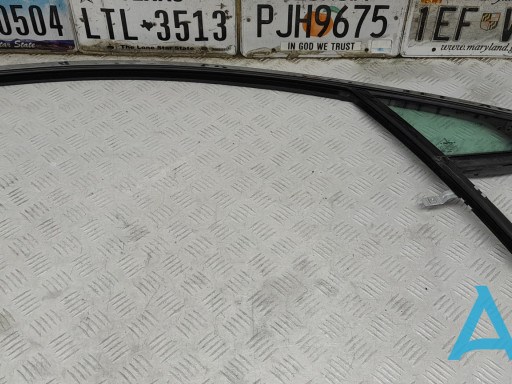 Направляюча скла рамки двері, переднього права EJ7Z7821596A FORD