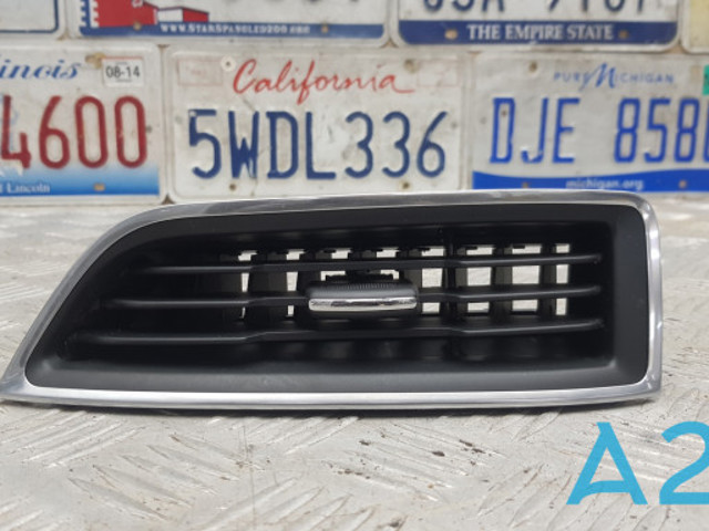 Решітка повітроводу EM2Z19893BC FORD
