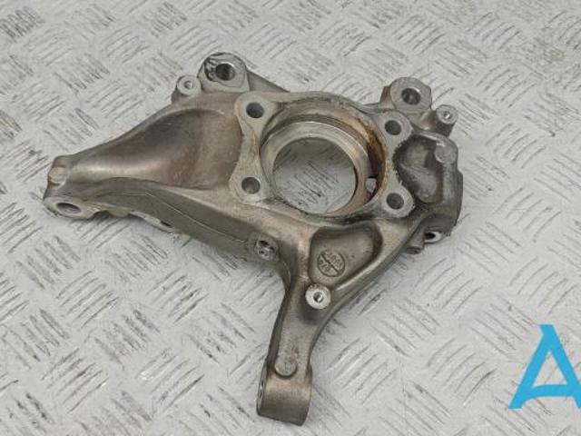 Кулак поворотний передній правий F2GZ3K185A FORD