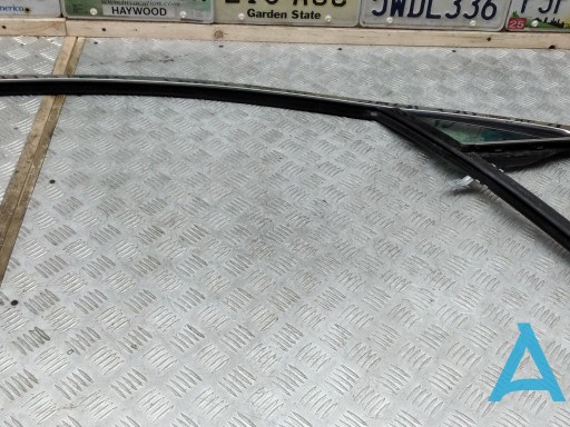 Направляюча скла рамки двері, переднього права FP5Z5421596B FORD