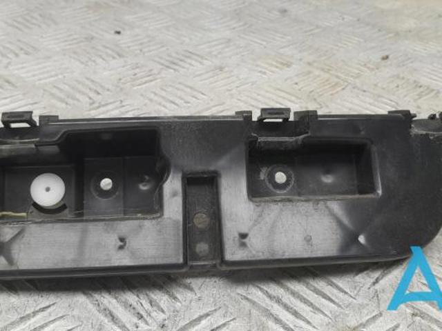 Кронштейн бампера заднього, правий FT4Z17D942A FORD