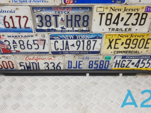 Ущільнювач скла передніх дверей правих, зовнішній (планка) FT4Z5821452D FORD