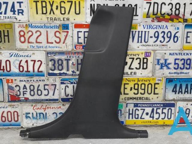 Обшивка стійки кузова внутрішньої, середня нижня права FT4Z5824346BA FORD