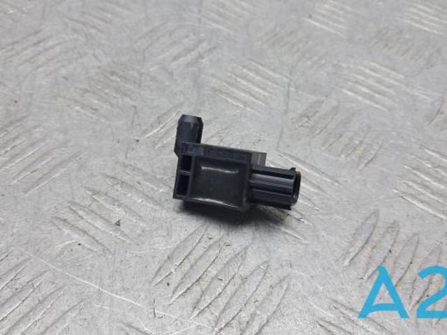 Датчик Ейрбег передній GBEF57KC0 MAZDA