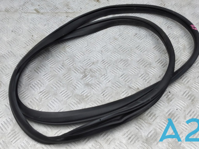 Ущільнювач дверей задніх, (на кузові) GHK168913 MAZDA