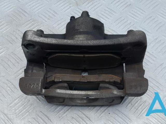 Супорт гальмівний, передній, лівий K0Y13399Z MAZDA