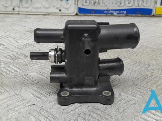 Водяний патрубок K2GZ8K556B FORD
