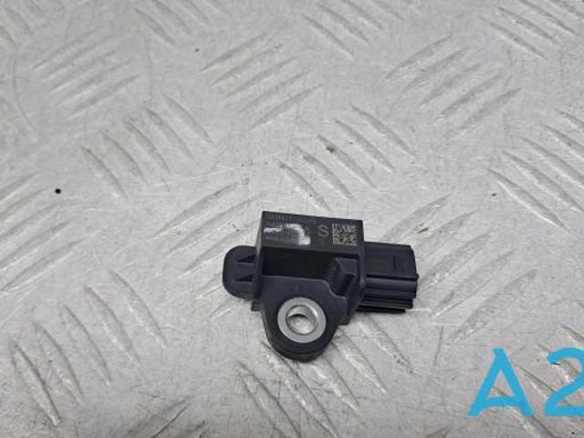 Датчик подушки безпеки K88303RA0A NISSAN