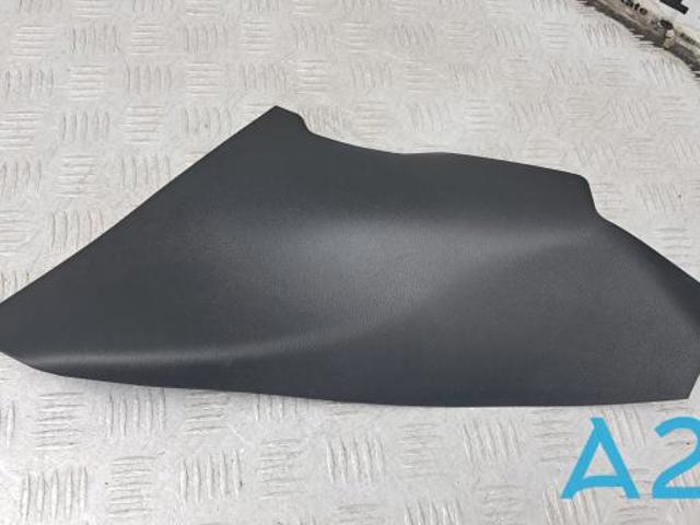 Декоративна накладка центральної консолі KB7W64230A02 MAZDA