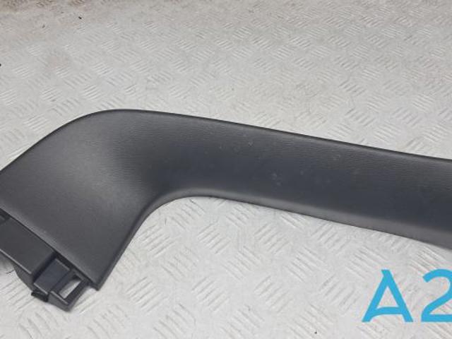 Обшивка кришки багажника KB7W68950 MAZDA