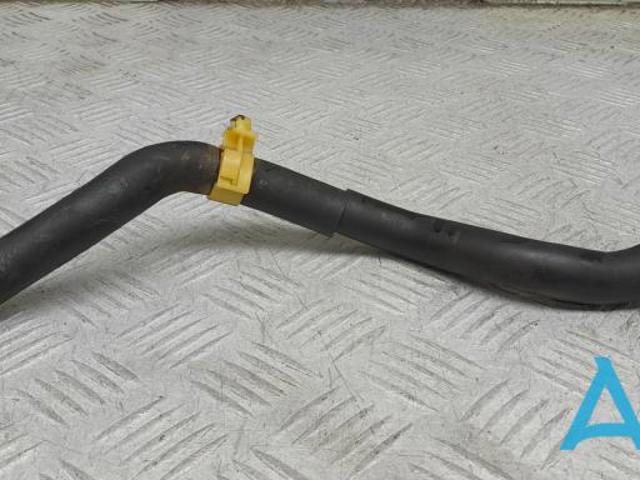 Шланг (патрубок) вакуумного насоса KC9E43630 MAZDA