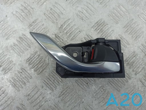 Ручка правих задніх дверей KD5358330C MAZDA