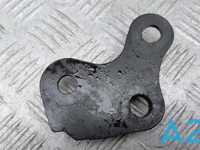 Кронштейн подушки (опори) двигуна, задньої KD6239010 MAZDA