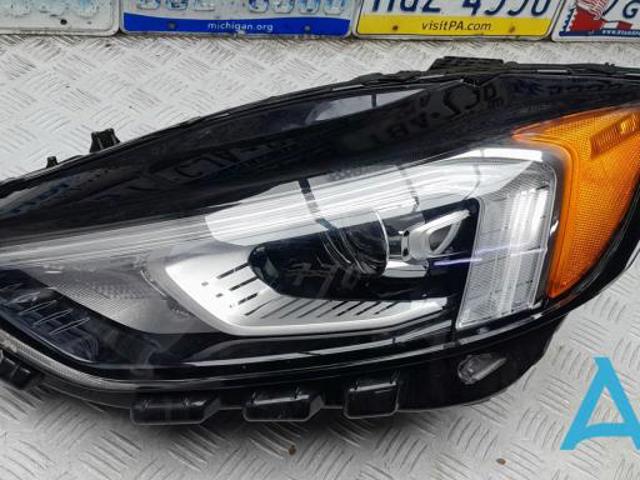 Фара правая KT4Z13008D FORD