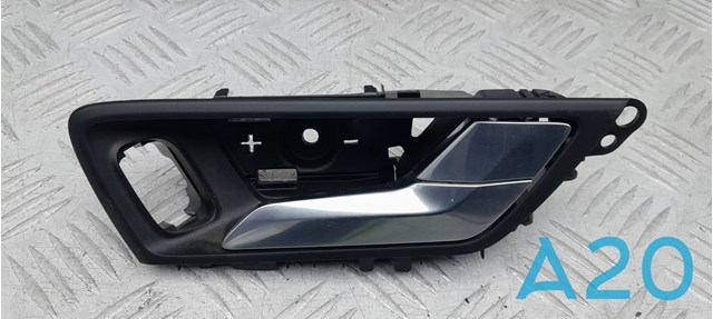 Ручка передніх дверей внутрішня, права LJ6Z5822600DA FORD