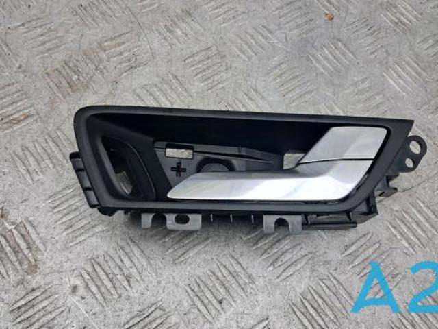 Ручка передніх дверей внутрішня, права LJ6Z5822600DA FORD