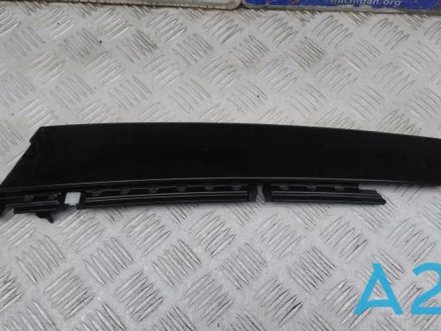 Накладка передніх дверей, правої, вертикальної LJ6Z7820554AA FORD