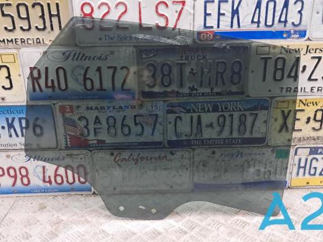 Скло задніх дверей, правих LJ6Z7825712F FORD