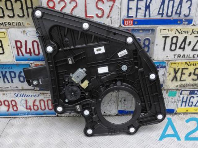 Двигун стеклопод'емника двері задньої, правої LJ6Z7827000A FORD